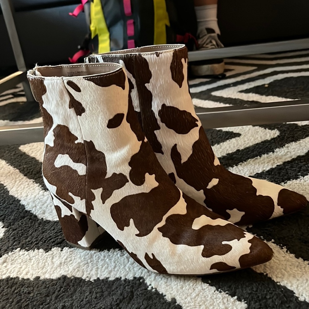 STEVE MADDEN HAIR ON HIDE COW PRINT BOOTS